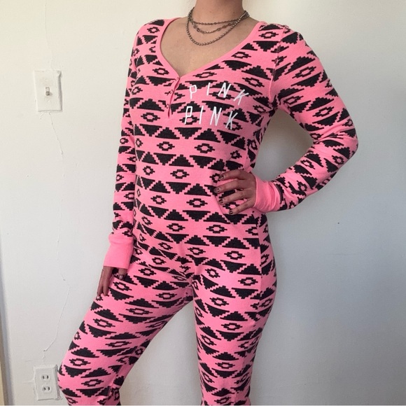 Victoria’s Secret PINK Hot Pink Aztec Print Thermal Onesie Pajamas - Picture 1 of 12